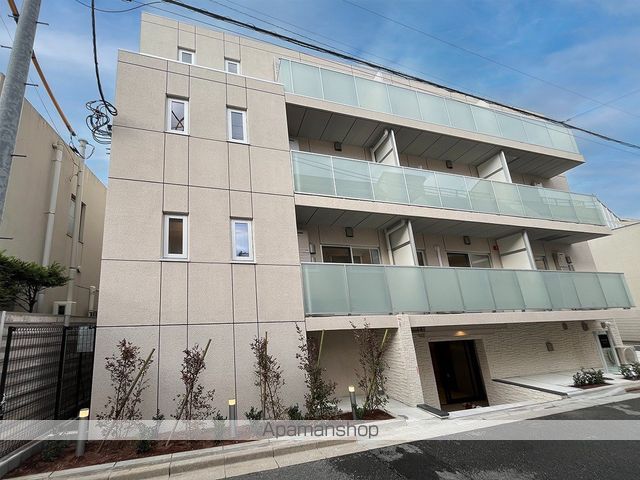 プレセダン千駄木の玄関写真