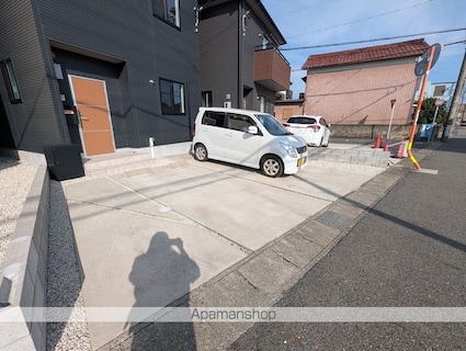 中央五丁目ヴァンベールⅡ[3LDK/78.23m2]の駐車場