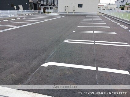 サンパレス木田Ｂ[1LDK/50.14m2]の駐車場2