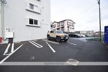 ソレアード小松島Ⅱ[1LDK/40m2]の駐車場