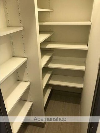 ドゥーエ西大島Ⅲ[1K/25.73m2]の玄関