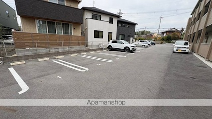 ＤＥＳＩＧＮ　ＳＱＵＡＲＥ　ＡＮ[1K/26.71m2]の駐車場1