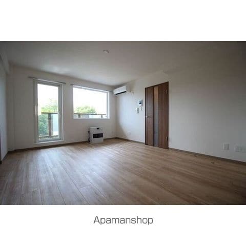 パークカーサ福住の内装写真