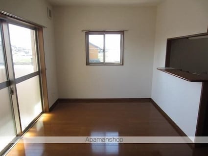 ＣＯＬＬＩＮＥ[3LDK/66.24m2]のリビング・居間