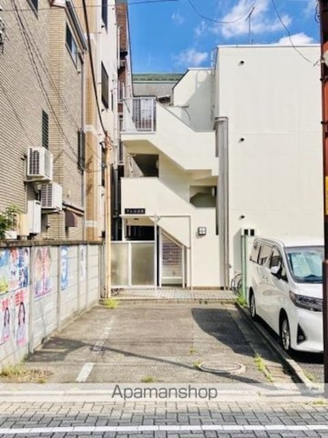クレル洸雙[1LDK/37m2]の駐車場