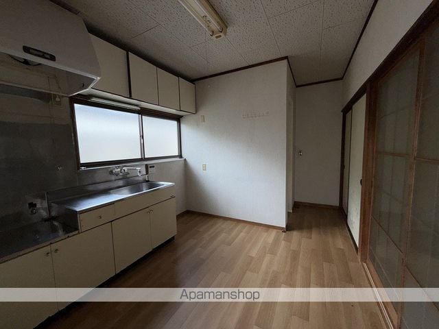 南アルプス市 1階建 築40年の内装写真