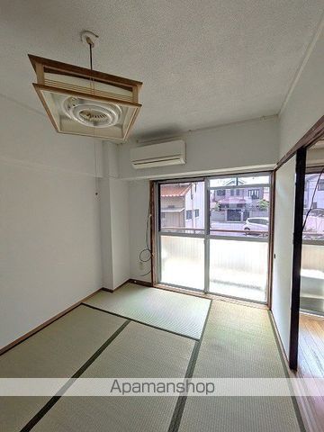 新川ハイツの内装写真