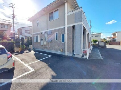 Ｍａｎｄａｒｉｎｅ　Ａ棟[2LDK/60.86m2]の駐車場