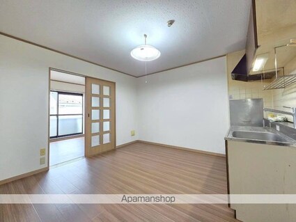 ＯＭＴＥＲＲＡＣＥ日野[3DK/60.28m2]のリビング・居間