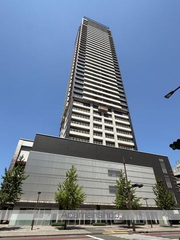 小倉D・Cタワーの外観写真