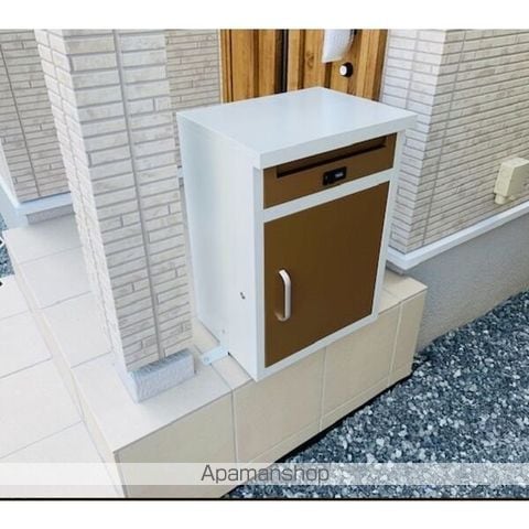 一宮市 3階建 築3年の内装写真
