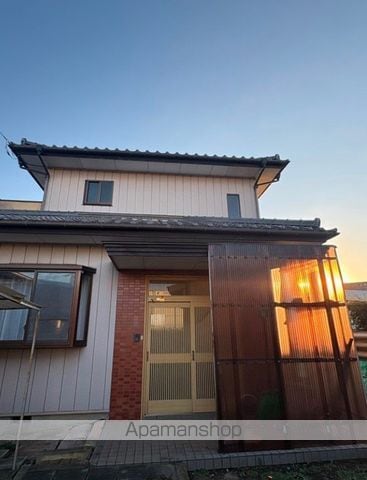 つくばエクスプレス 柏の葉キャンパス駅 バス乗車時間：15分 最寄りバス停で下車 徒歩13分 2階建 築33年の外観写真