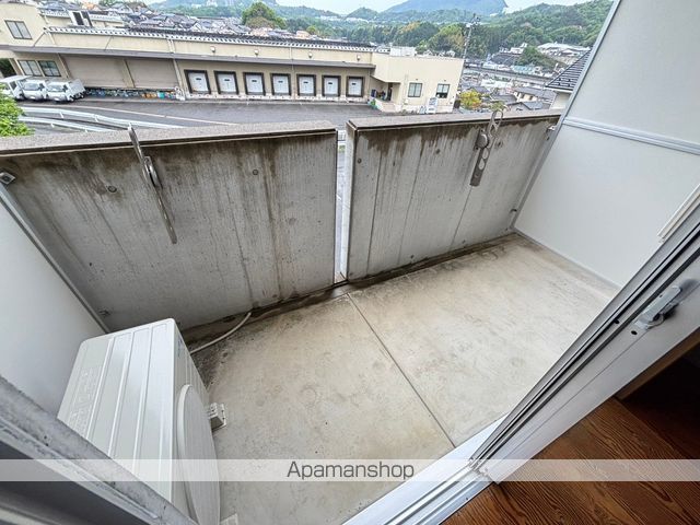 フォーシーズンズアパートの内装写真