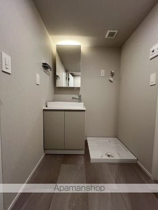 東京都中野区弥生町２丁目[1LDK/30.8m2]の洗面所