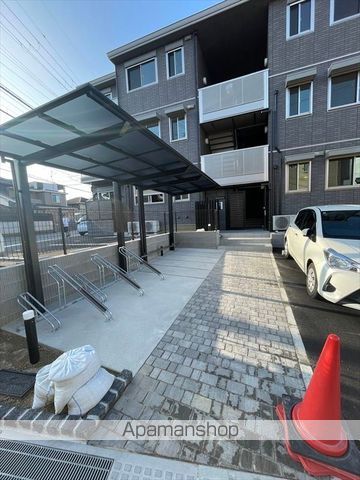 KIビレッヂIIIの玄関写真