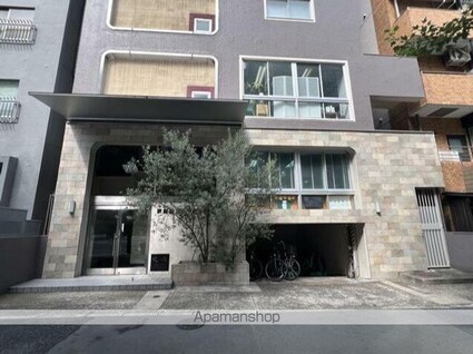 東京都新宿区富久町[1DK/33.9m2]の外観2