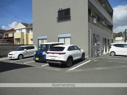 サンリッチ新橋[3K/60.18m2]の駐車場
