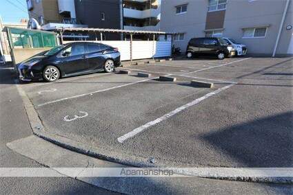 メゾンフォンテーヌ[3LDK/62.37m2]の駐車場1