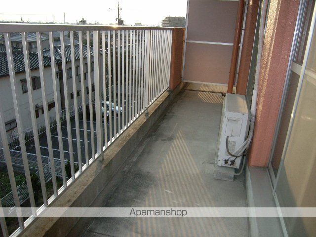 アーバンドエル柏原の内装写真