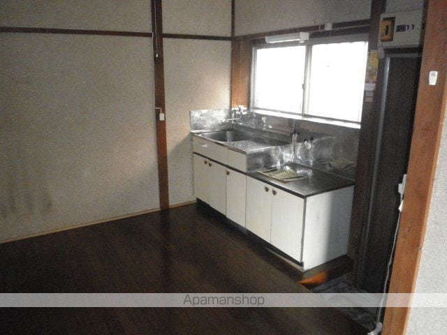 小田急小田原線 本厚木駅 バス乗車時間：8分 最寄りバス停で下車 徒歩5分 1階建 築49年の内装写真