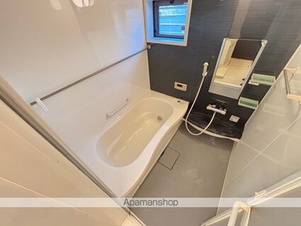 リビングタウン湖都ヶ丘ＩＩ　Ａ棟[2LDK/62.06m2]のバス