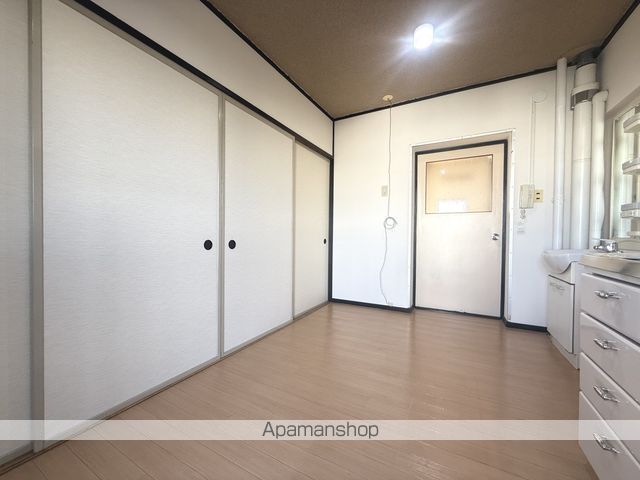 ユートピア川原1号棟の内装写真