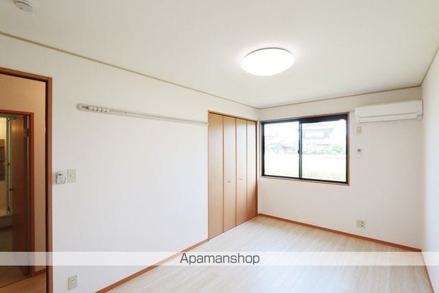 ファミール三軒屋 A棟の内装写真