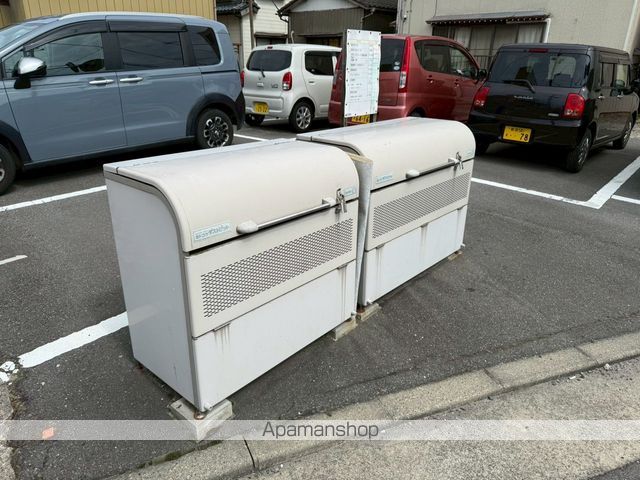 鏡が岡マンションの外観写真