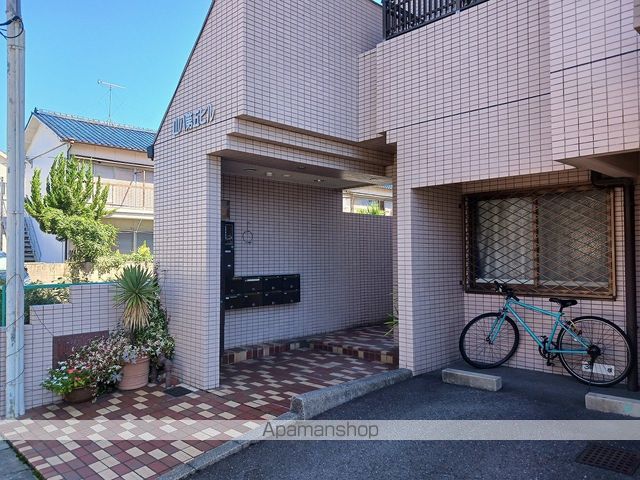 山八第5ビルの玄関写真
