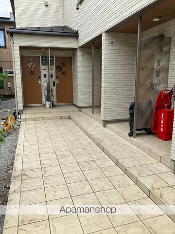 IHANA GARDENの玄関写真