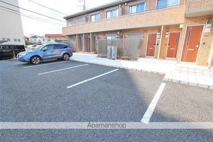 Ｌｕｍｉｅｒｅ[2LDK/57.13m2]の駐車場