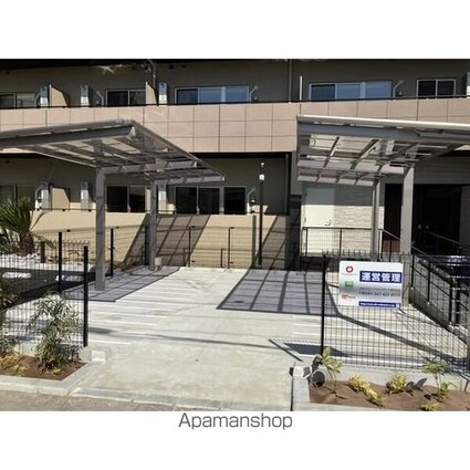 モアナレジデンス[1K/27.58m2]の駐車場2