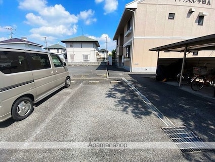 キャッスル平田　Ａ棟[3DK/57.93m2]の駐車場