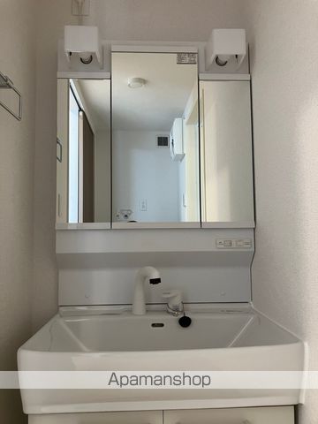 インテルノ イーストの内装写真