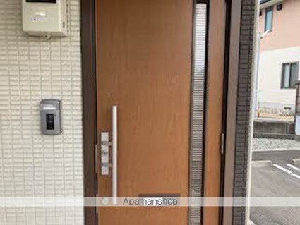 和歌山県和歌山市榎原[2LDK/62.85m2]の玄関