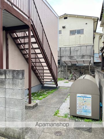 辺見コンパウンドの玄関写真
