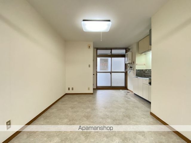 シャンポールわかさの内装写真