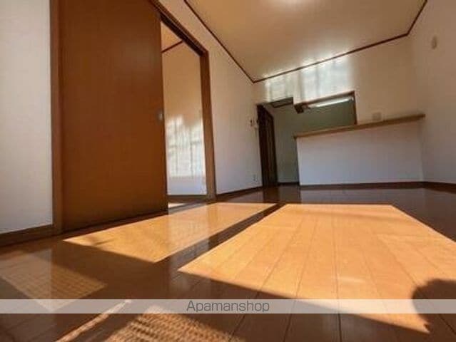 シャトルクレスト向山Aの内装写真