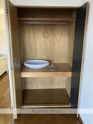 パインヴィレッジ[1R/17.83m2]の収納