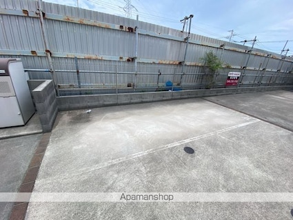 エムズシャトーⅡ[1K/24.54m2]の駐車場