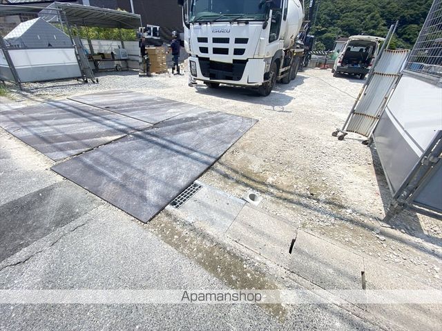 観音寺新町2丁目アパートの玄関写真