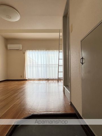 テックハウジングIIの内装写真