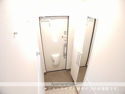 ブルーム[2LDK/60.93m2]の玄関