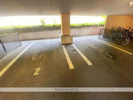 ビュー倉敷[1K/30.28m2]の駐車場