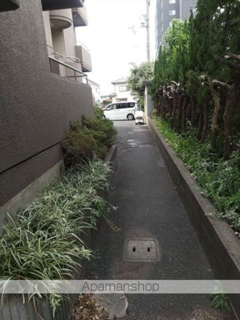 和歌山県和歌山市西小二里２丁目[3DK/55.66m2]の共用部3