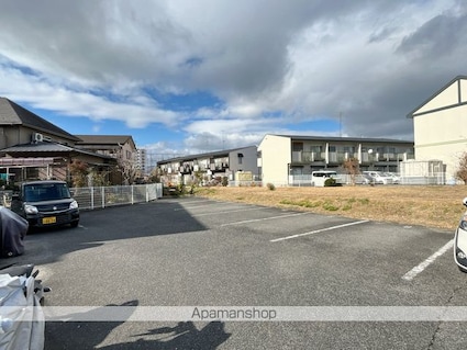 レーベンバンブーⅢ[1LDK/43.82m2]の駐車場1