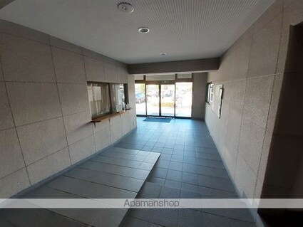 長野県松本市野溝木工１丁目[3LDK/67.6m2]のエントランス