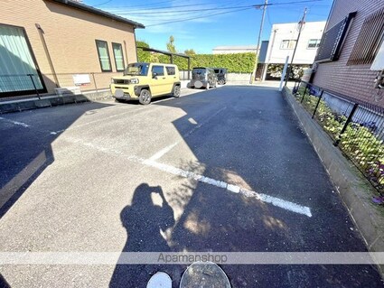 ディアス新町[1K/24.36m2]の駐車場