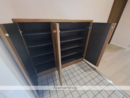 ロイヤルメゾン岩崎町[3LDK/98.64m2]の内装1