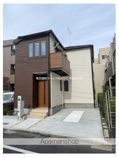 ファミーリエ高島平[3LDK/78.24m2]の外観
